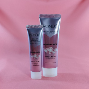 Пенка для умывания от тусклости кожи POND’S Bright Miracle Ultimate Clarity Niasorcinol Facial Foam